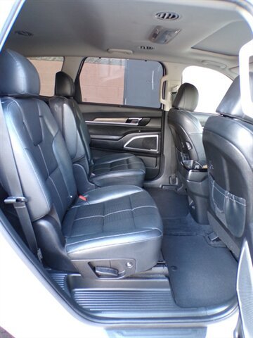 Used 2022 Kia Telluride EX w/ EX Premium Package FWD image 26