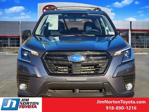 Used 2024 Subaru Forester Premium image 2