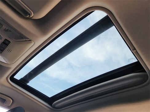 Used 2024 Toyota RAV4 XLE Premium image 20