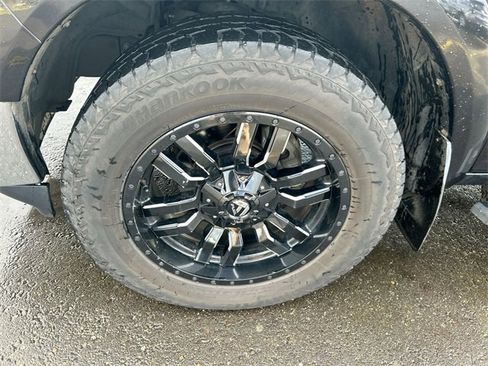 Used 2017 RAM 1500 Laramie w/ Convenience Group image 32