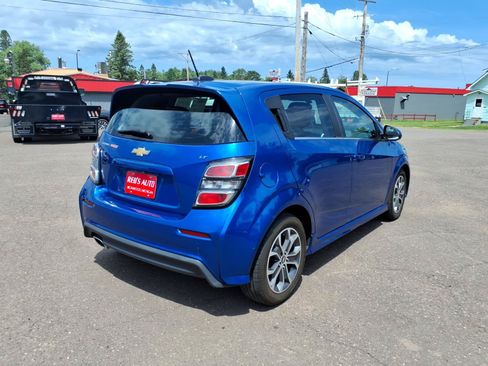 Used 2017 Chevrolet Sonic LT w/ Fun and Sun Package FWD image 6
