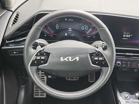 Used 2023 Kia Niro EX Touring FWD image 19