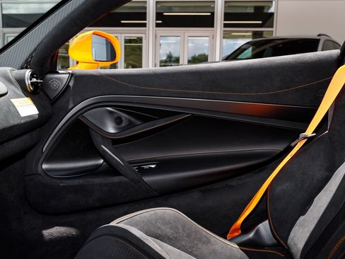 New 2027 McLaren 750S RWD image 45