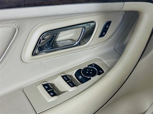 Used 2018 Ford Taurus Limited image 24