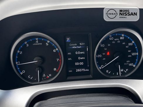 Used 2018 Toyota RAV4 LE FWD image 9
