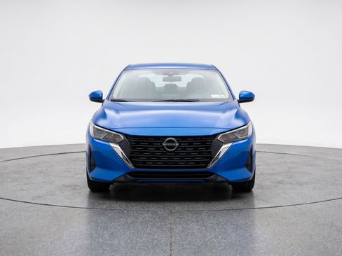 Used 2025 Nissan Sentra SV FWD image 2