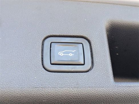 Certified 2022 Chevrolet Equinox LT w/ Driver Convenience Package image 31