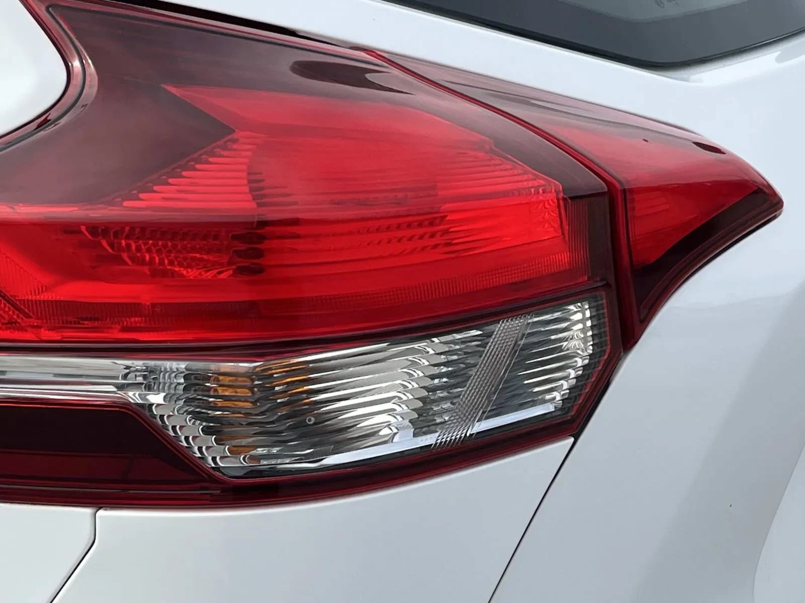 Used 2019 Nissan Kicks S FWD image 10