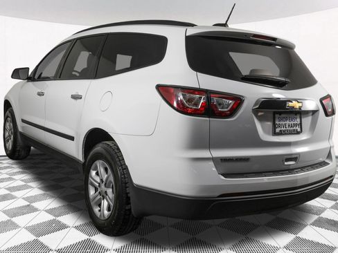 Used 2017 Chevrolet Traverse LS FWD image 17