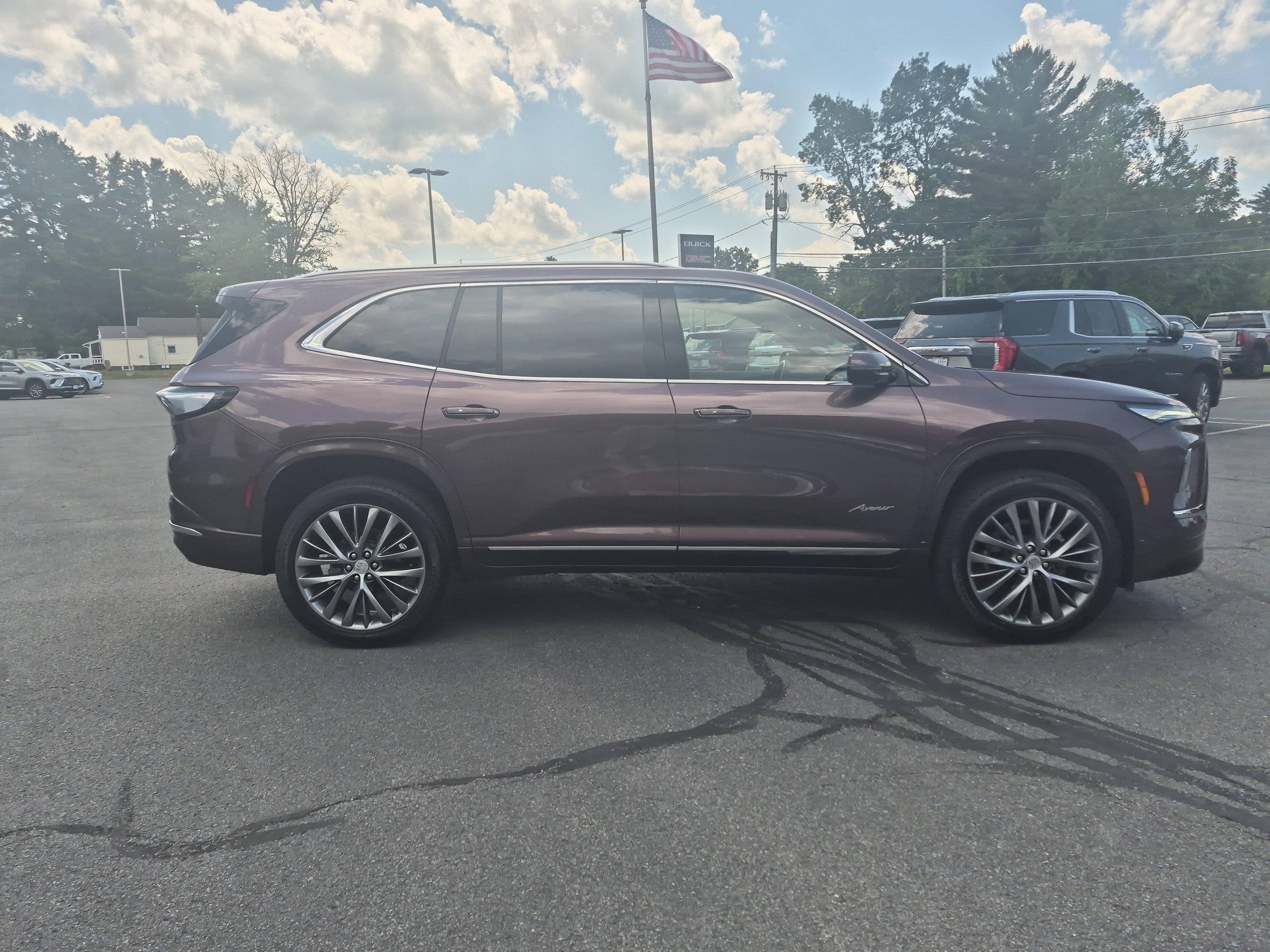Used 2026 Buick Enclave Avenir w/ Super Cruise Package AWD/4WD image 6