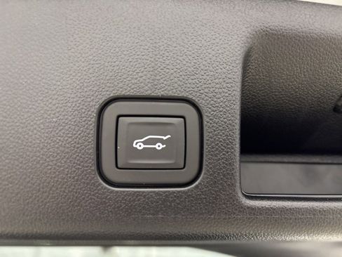 Used 2024 Chevrolet Equinox EV RS image 33