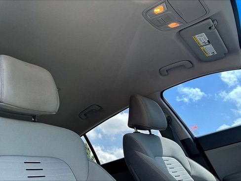 Used 2018 Kia Sportage LX w/ LX Technology Package AWD/4WD image 16