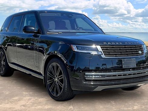 Used 2023 Land Rover Range Rover SE AWD/4WD image 3