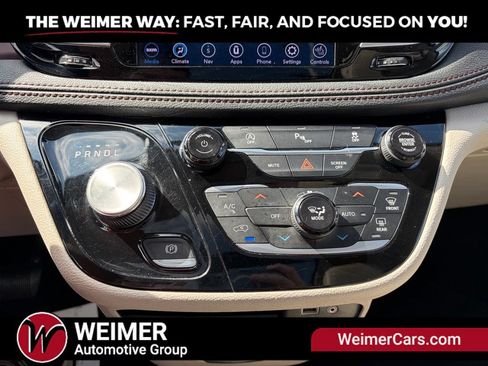 Used 2020 Chrysler Pacifica Limited FWD image 31