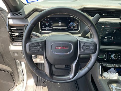 Used 2024 GMC Sierra 2500 AT4 w/ AT4 Premium Plus Package AWD/4WD image 17