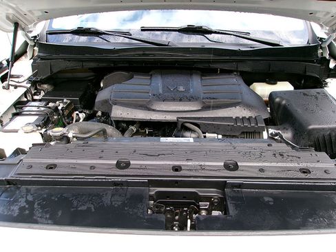 Used 2021 Nissan Titan SV w/ Accessory Utility Package AWD/4WD image 8