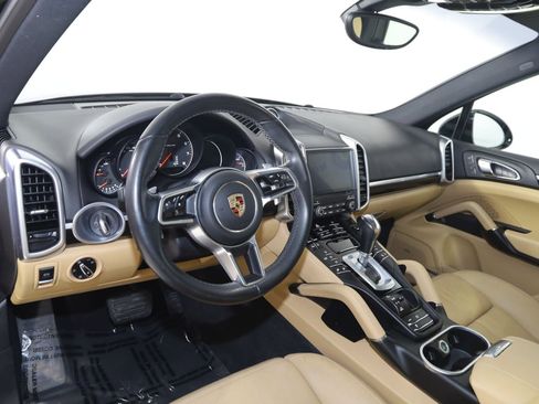 Used 2017 Porsche Cayenne Platinum Edition AWD/4WD image 26