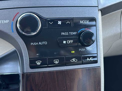 Used 2013 Toyota Venza LE image 31