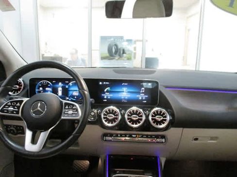 Used 2021 Mercedes-Benz GLA 250 4MATIC image 5
