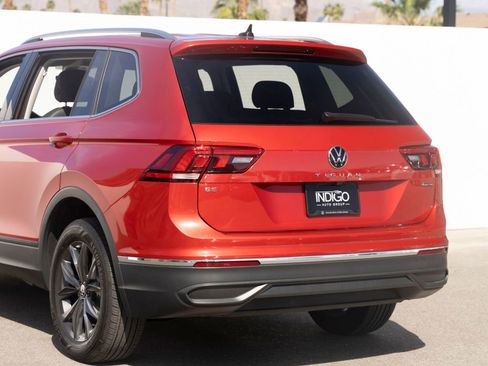Used 2022 Volkswagen Tiguan SE w/ Panoramic Sunroof Package AWD/4WD image 8