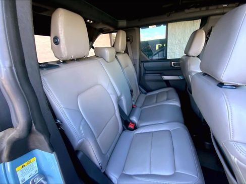 Used 2023 Ford Bronco Outer Banks w/ Sasquatch Package image 19