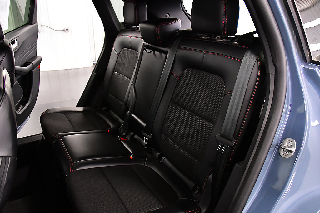 Used 2025 Ford Escape ST-Line Select AWD/4WD image 30