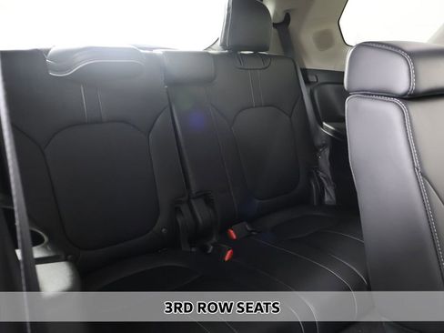 Used 2025 Honda Pilot Elite image 11