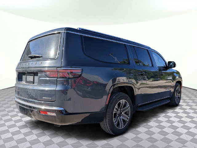 Used 2024 Jeep Wagoneer L Series II w/ Flexible Seating Group RWD image 3