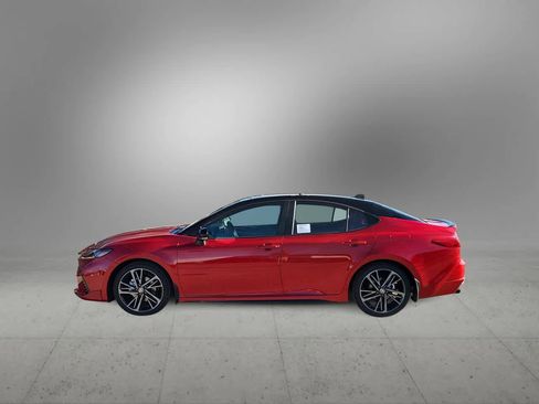 Used 2025 Toyota Camry XSE image 5