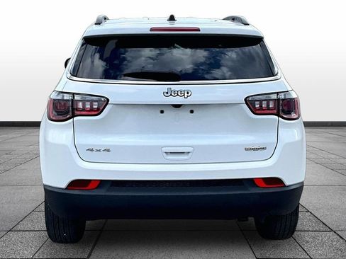 Used 2024 Jeep Compass Latitude AWD/4WD image 4