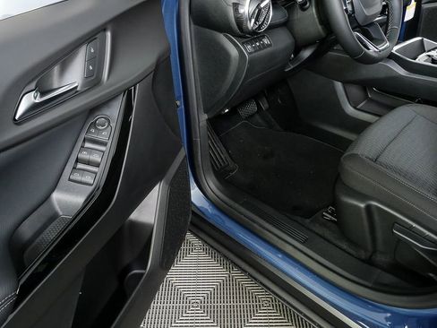 New 2026 Chevrolet Equinox LT image 7