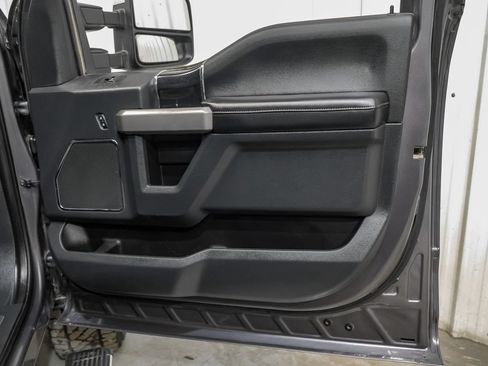 Used 2022 Ford F250 Platinum w/ FX4 Off-Road Package AWD/4WD image 46