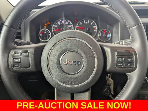 Used 2012 Jeep Liberty Sport RWD image 14