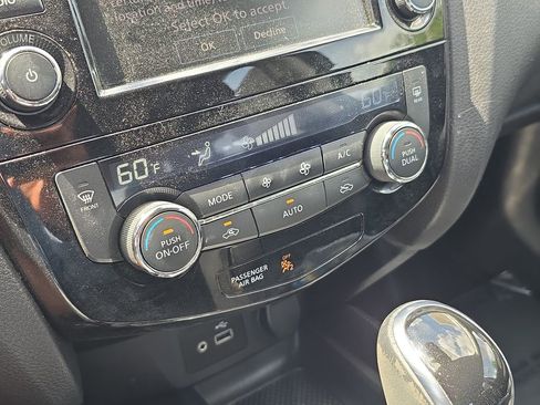 Used 2020 Nissan Rogue Sport SL image 24