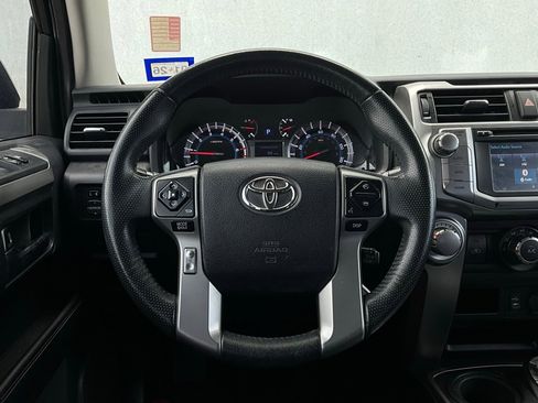 Used 2014 Toyota 4Runner SR5 image 32