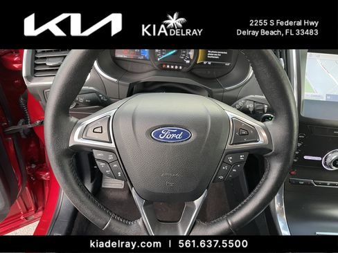 Used 2020 Ford Edge Titanium image 31