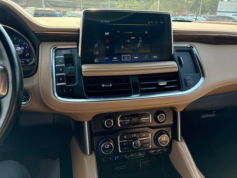 Used 2024 Chevrolet Suburban Premier AWD/4WD image 29