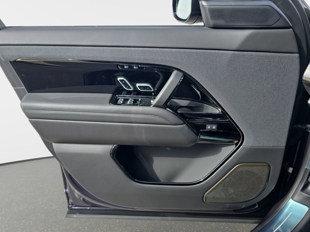 New 2026 Land Rover Range Rover Sport SV AWD/4WD image 28