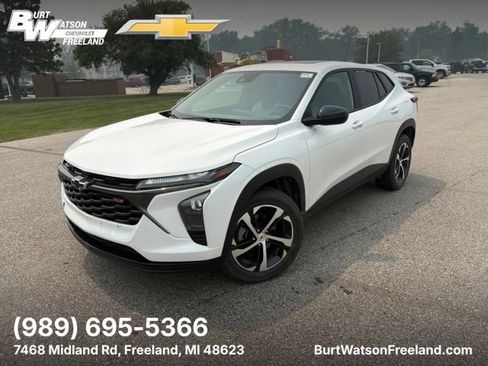 Used 2024 Chevrolet Trax RS w/ Sunroof Package FWD image 1