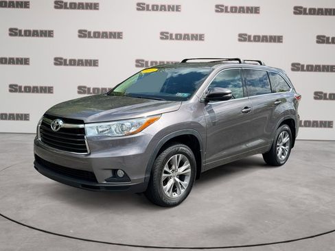 Used 2015 Toyota Highlander Plus AWD/4WD image 1