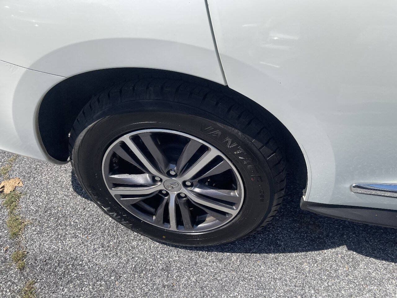 Used 2019 INFINITI QX60 Pure AWD/4WD image 30