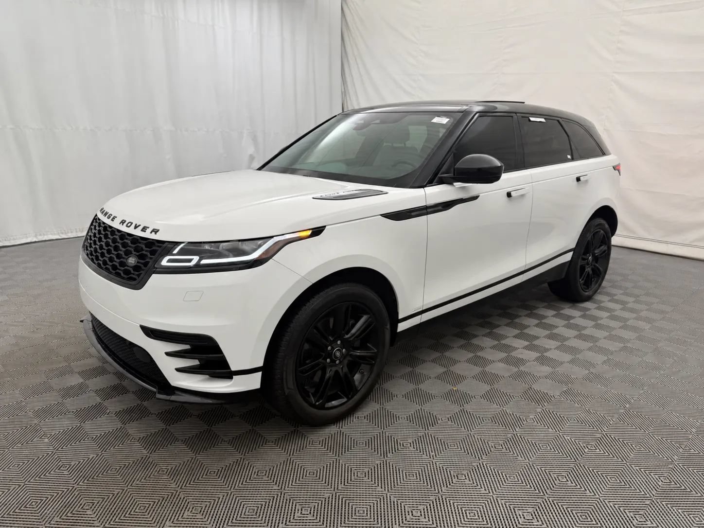 Used 2021 Land Rover Range Rover Velar R-Dynamic S AWD/4WD image 2