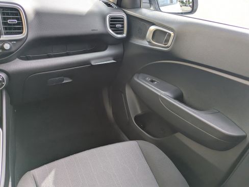 New 2026 Hyundai Venue SE image 19