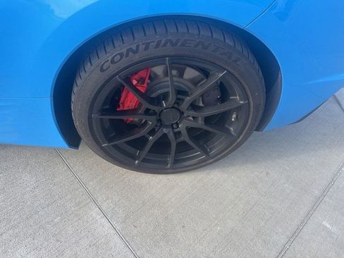 Used 2021 Chevrolet Corvette Stingray w/ Z51 Performance Package image 9