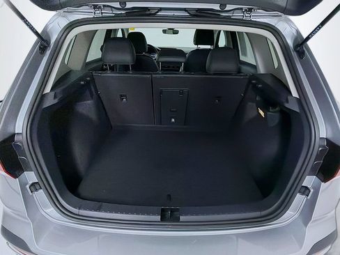 Used 2023 Volkswagen Taos SE w/ Panoramic Sunroof Package AWD/4WD image 26