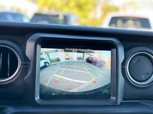 Used 2021 Jeep Wrangler Unlimited Sahara w/ Cold Weather Group AWD/4WD image 19
