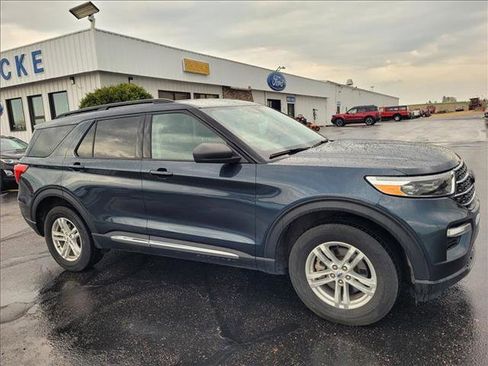 Certified 2024 Ford Explorer XLT w/ Equipment Group 202A AWD/4WD image 4