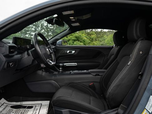 Used 2024 Ford Mustang GT RWD image 13