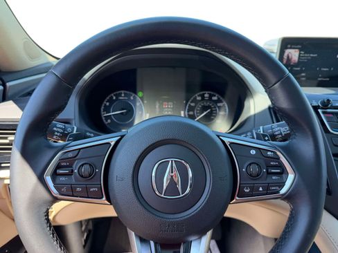 Used 2024 Acura RDX SH-AWD image 35