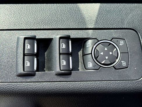 Used 2018 Ford F150 Lariat w/ Equipment Group 502A Luxury AWD/4WD image 16